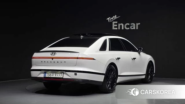 Hyundai Grandeur Hybrid (GN7) 2023 Белый из Кореи