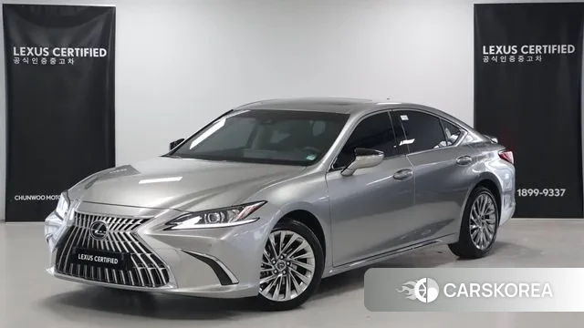 Lexus ES300h 7th generation 2025 Серебристо-серый из Кореи
