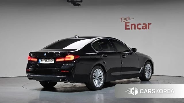BMW 5 Series (G30) 2021 Черный из Кореи