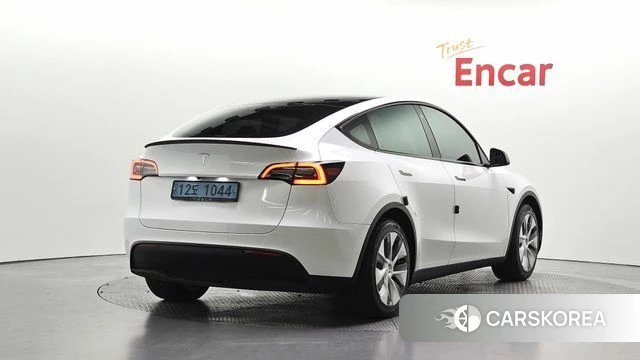 Tesla Model Y 2023 Белый из Кореи