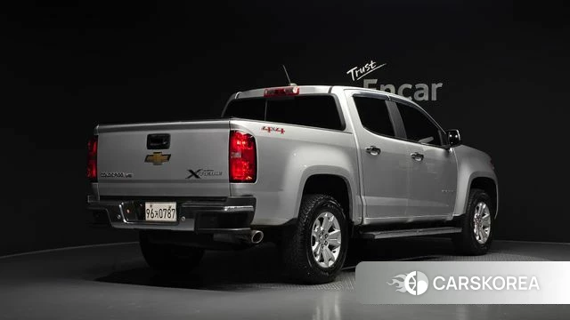 Chevrolet (GM Daewoo) Colorado 2019 Серебряный из Кореи