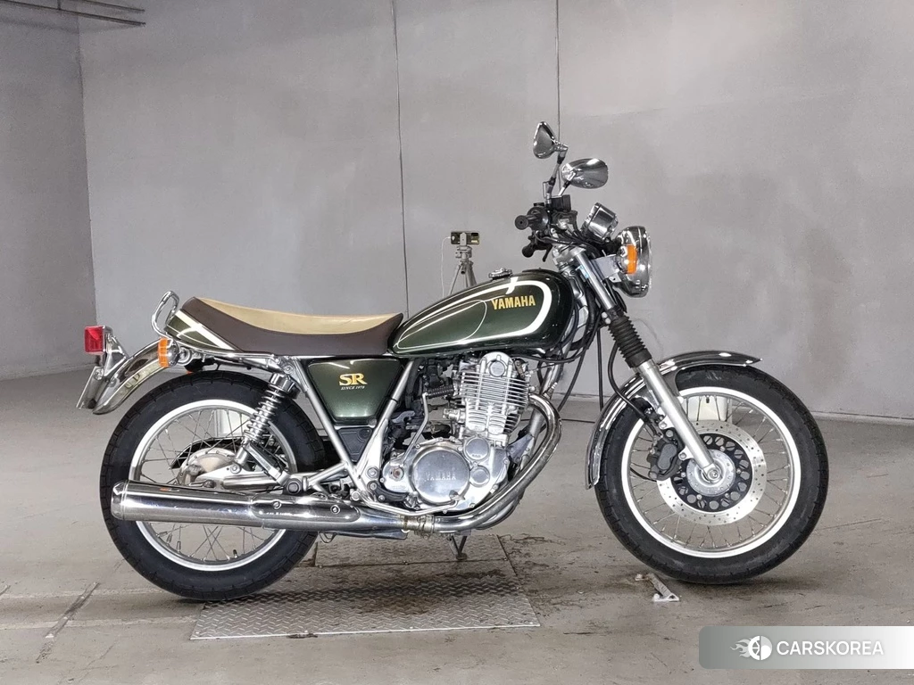 Проданный Yamaha SR 400 2013 из Японии