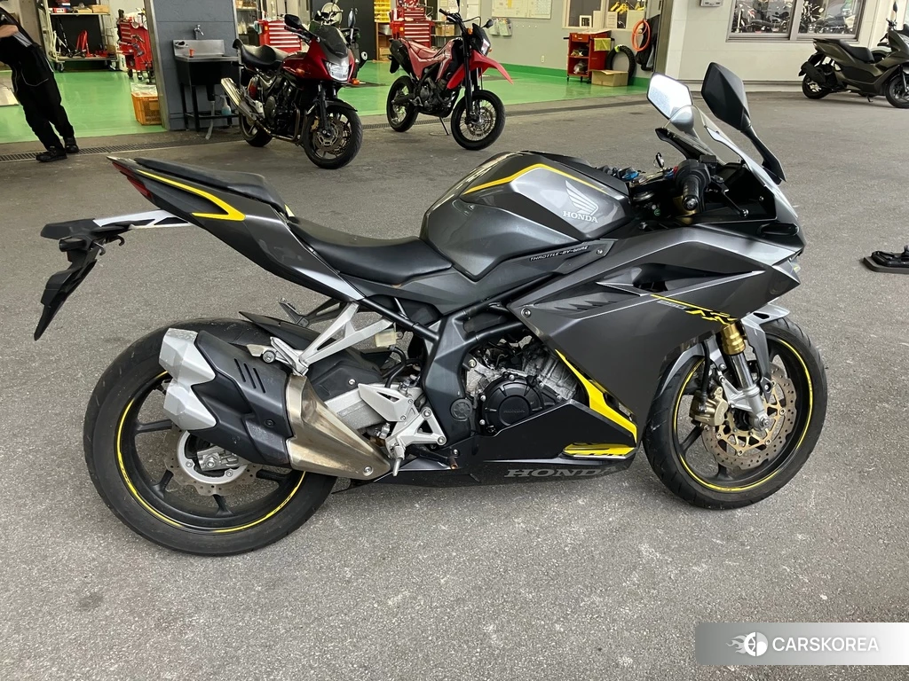 Проданный Honda CBR250RR 2017 из Японии, фото 2