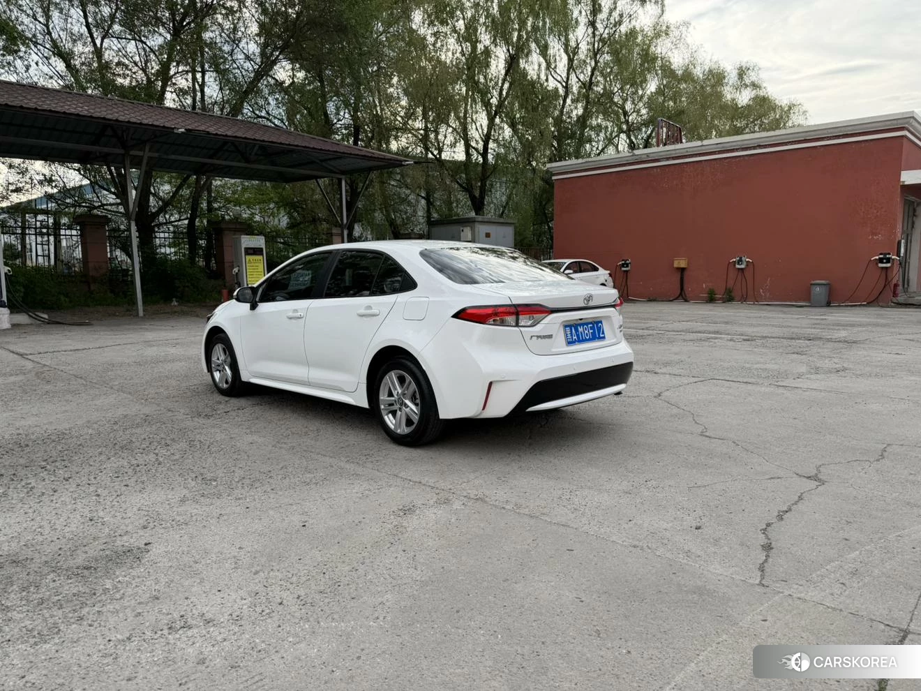 Toyota Lei Ling 2021 Белый из Китая