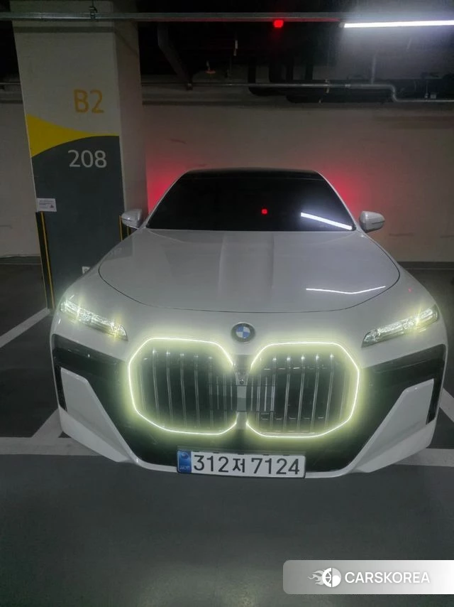 BMW 7 Series (G70) 2025 Белый из Кореи