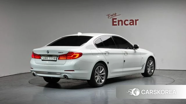 BMW 5 Series (G30) 2018 Белый из Кореи