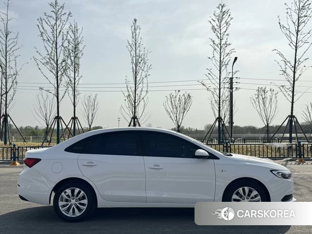 Buick Yinglang 2020 Белый из Китая