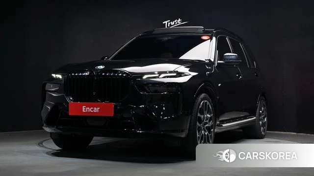 BMW X7 (G07) 2024 Черный из Кореи