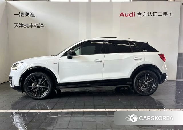 Audi Q2L 2021 Белый из Китая