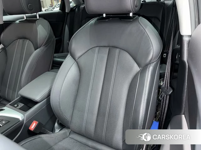 Audi A4L 2023 Белый из Китая