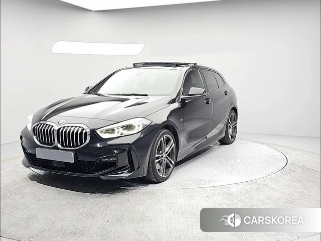 BMW 1 Series (F40) 2023 Черный из Кореи