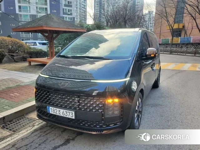 Hyundai Staria 2025 Черный из Кореи