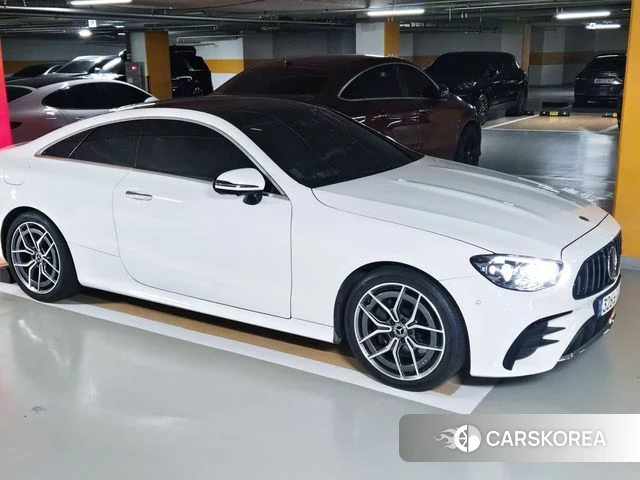 Mercedes-Benz E-Class W213 2022 Белый из Кореи