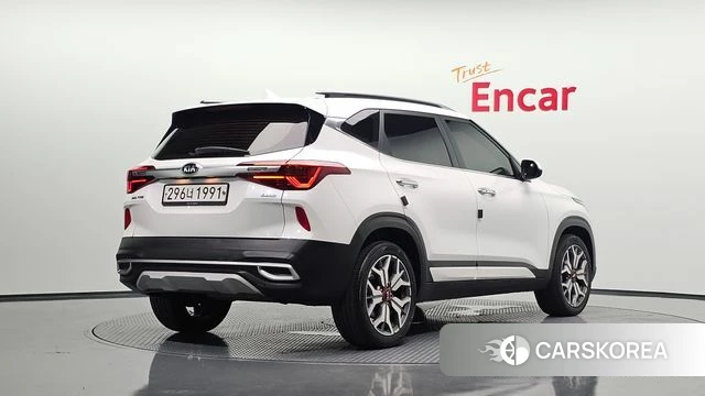 Kia Seltos 2020 Белый из Кореи