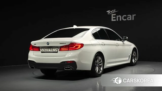 BMW 5 Series (G30) 2019 Белый из Кореи