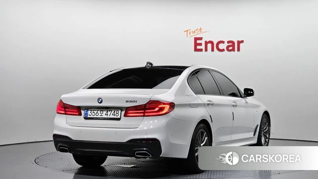 BMW 5 Series (G30) 2018 Белый из Кореи