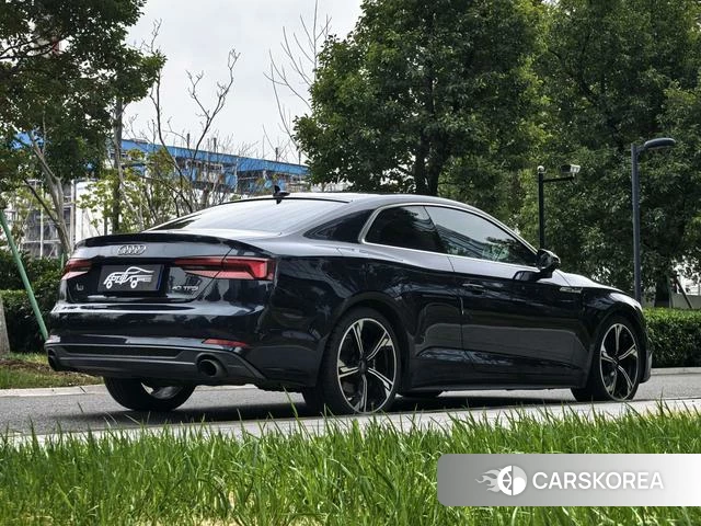 Audi A5 2018 Темно-серый из Китая