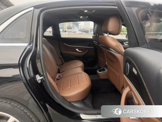 Mercedes-Benz E-class 2021 Черный из Китая