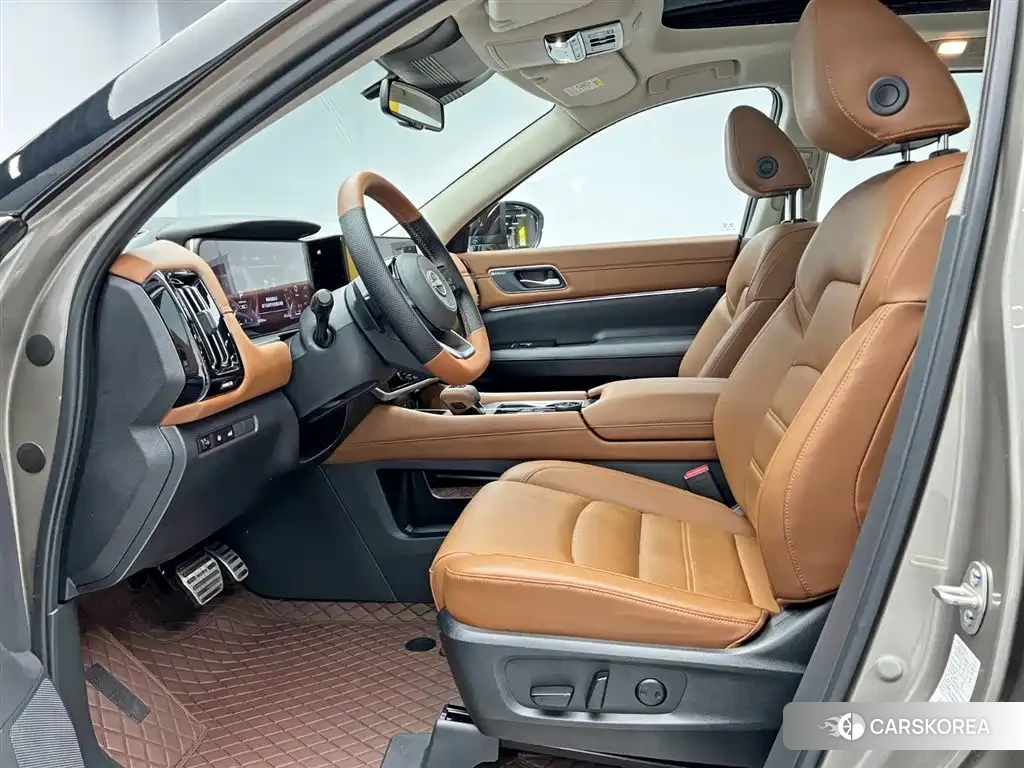 Nissan Pathfinder 2024 Champagne/brown из Китая
