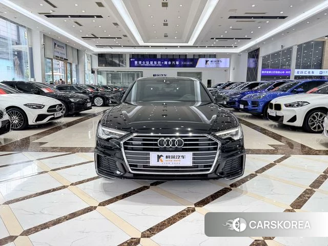 Audi A6L 2022 Черный из Китая