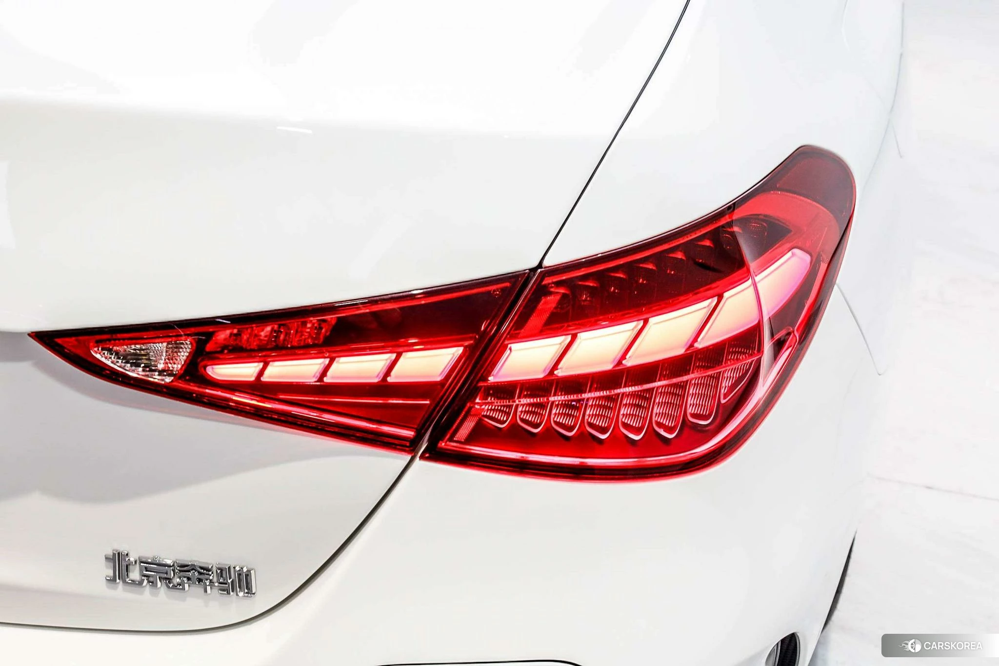 Mercedes-Benz C-class PHEV 2023 Белый из Китая