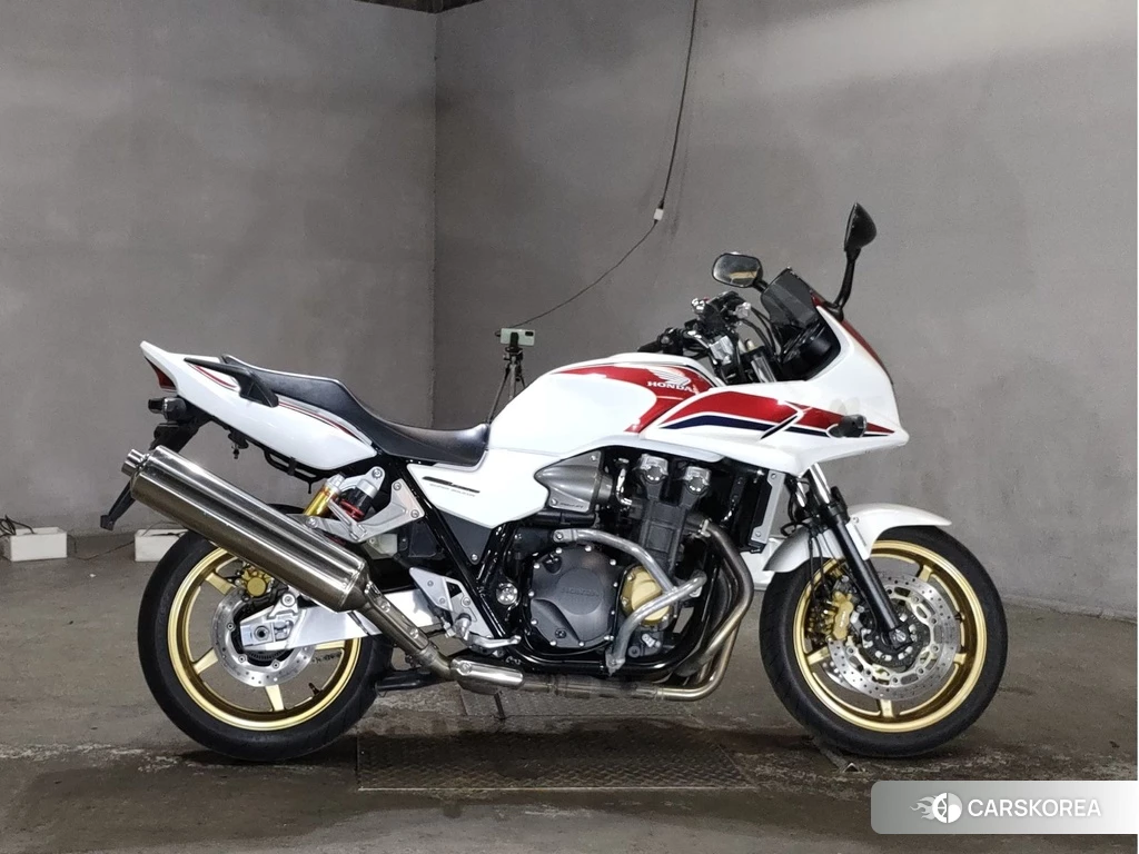 Проданный Honda CB1300SF BOLDOR 2013 из Японии