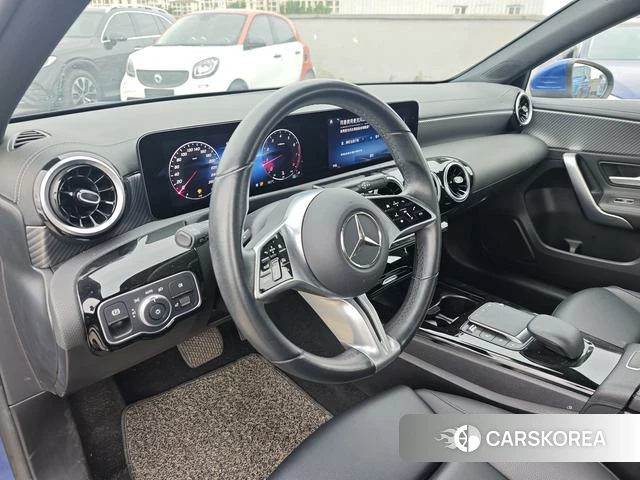 Mercedes-Benz Class A 2023 Синий из Китая