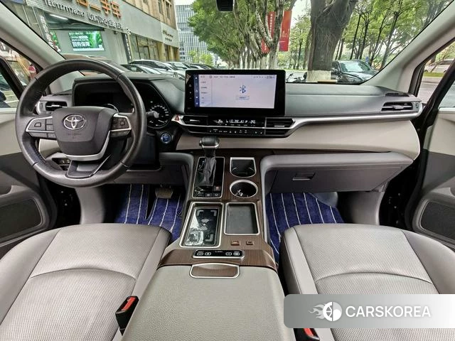 Toyota Grevia 2023 Черный из Китая