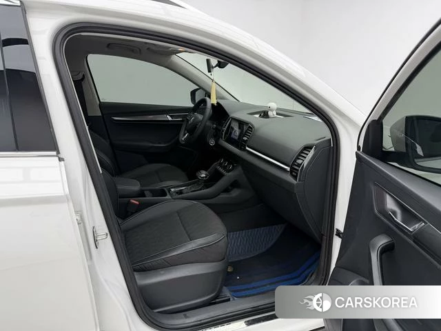 Skoda Krok 2022 Белый из Китая