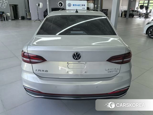 Volkswagen Lavida 2023 Серебристо-серый из Китая