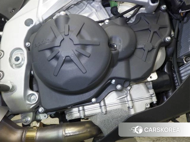 Engine photo