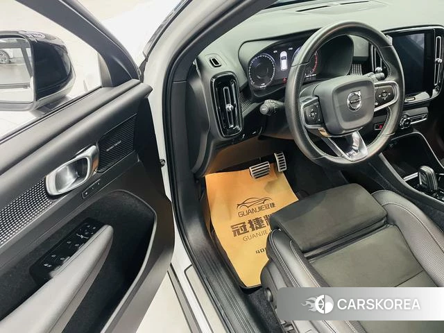 Volvo XC40 2020 Белый из Китая