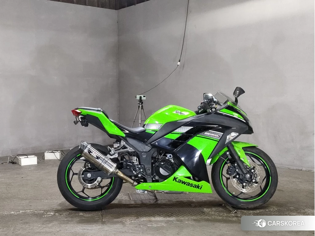 Проданный Kawasaki NINJA 250 2013 из Японии