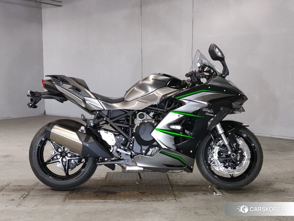 Проданный Kawasaki NINJA H2 SX SE 2022 из Японии