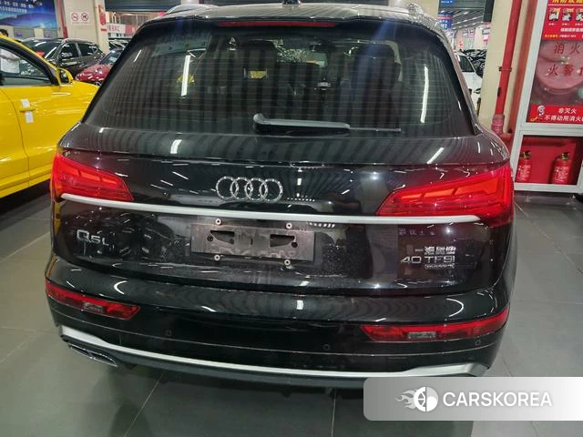 Audi Q5L 2022 Черный из Китая