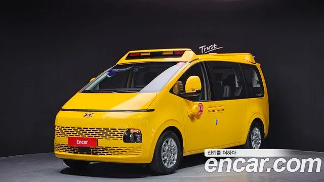 Hyundai Staria 2023 Желтый из Кореи