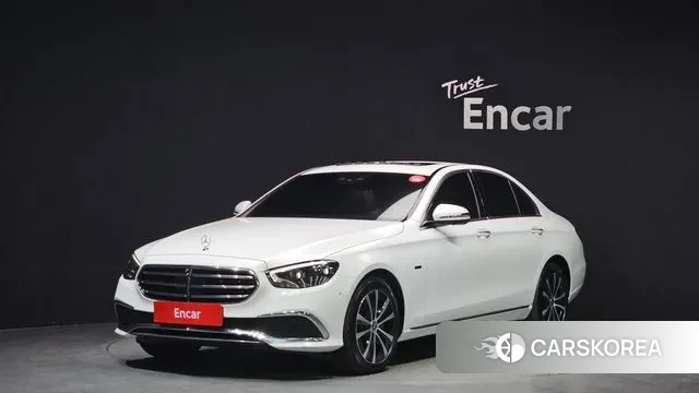 Mercedes-Benz E-Class W213 2021 Белый из Кореи