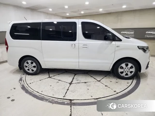 Hyundai The New Grand Starex 2018 Белый из Кореи