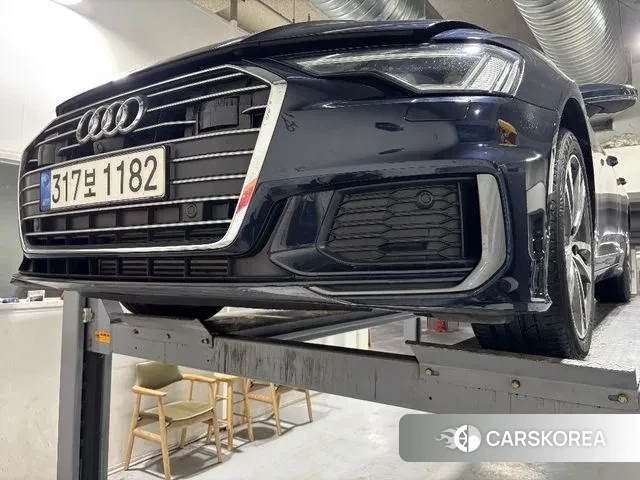 Audi A6 (C8) 2022 Синий из Кореи