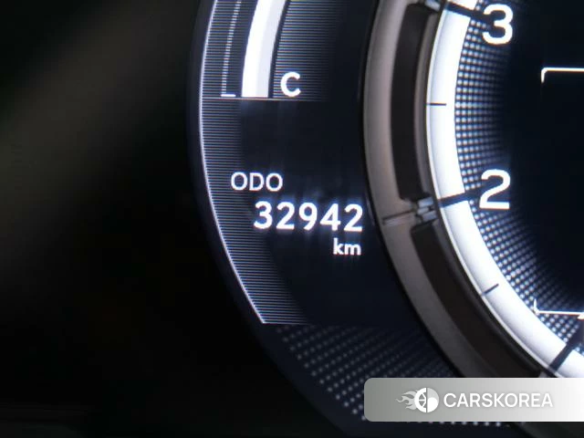 Lexus UX 2021 Серебристо-серый из Китая