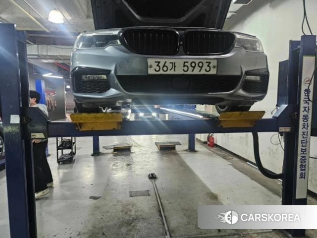 BMW 5 Series (G30) 2018 Серый из Кореи