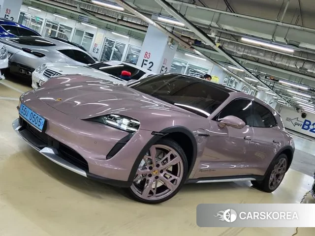 Porsche Taycan 2023 Розовый из Кореи