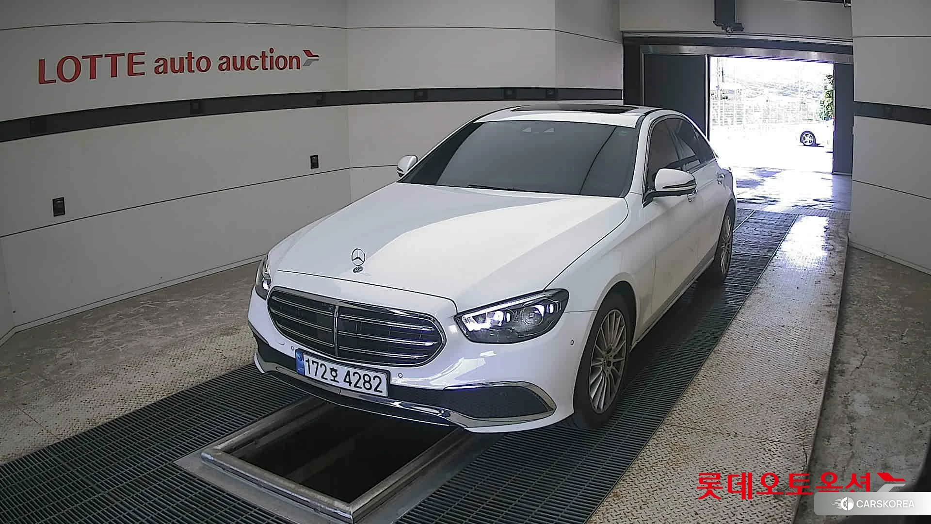 Mercedes-Benz Mercedes-Benz E250 2022 149-POLAR WHITE (BENZ) из Кореи
