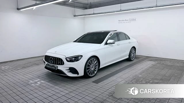 Mercedes-Benz E-Class W213 2022 Белый из Кореи