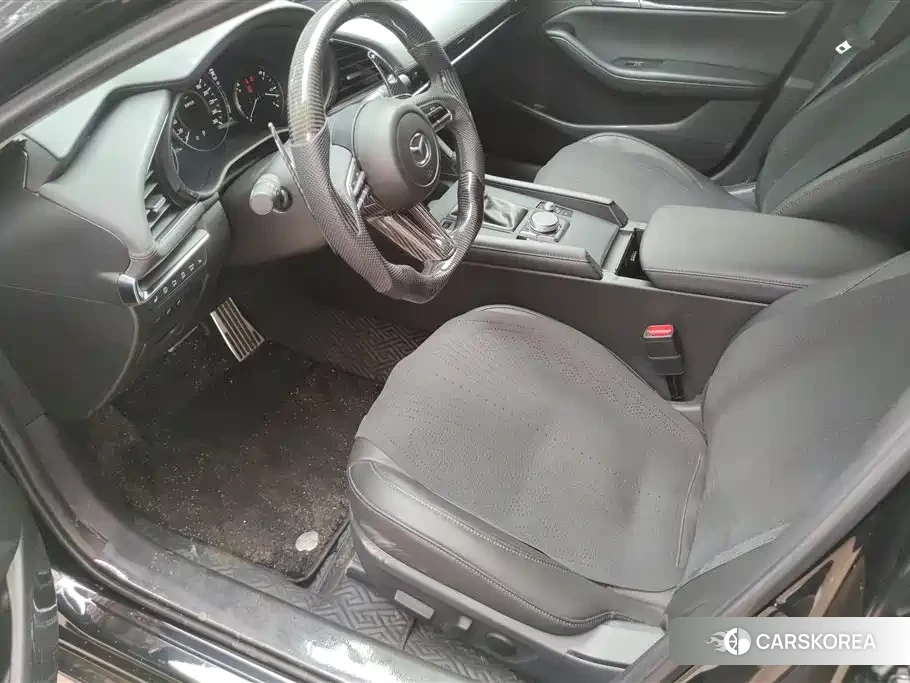 Mazda 3 2024 Черный из Китая