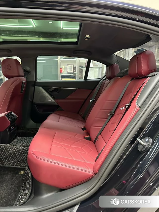 BMW 5 series 2025 Черный из Китая