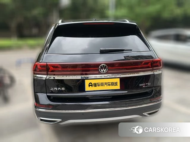 Volkswagen Tourang 2023 Черный из Китая