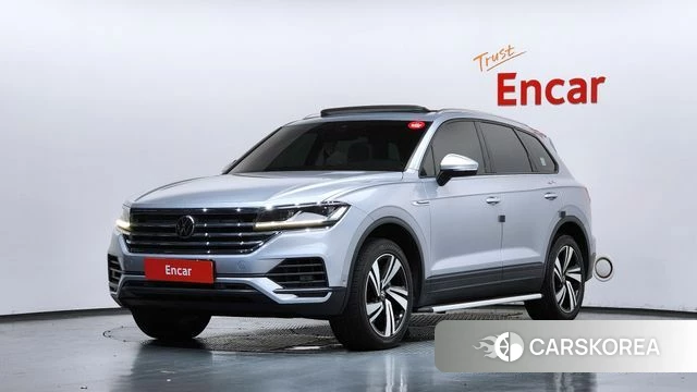 Volkswagen Touareg 3rd generation 2020 Серебряный из Кореи