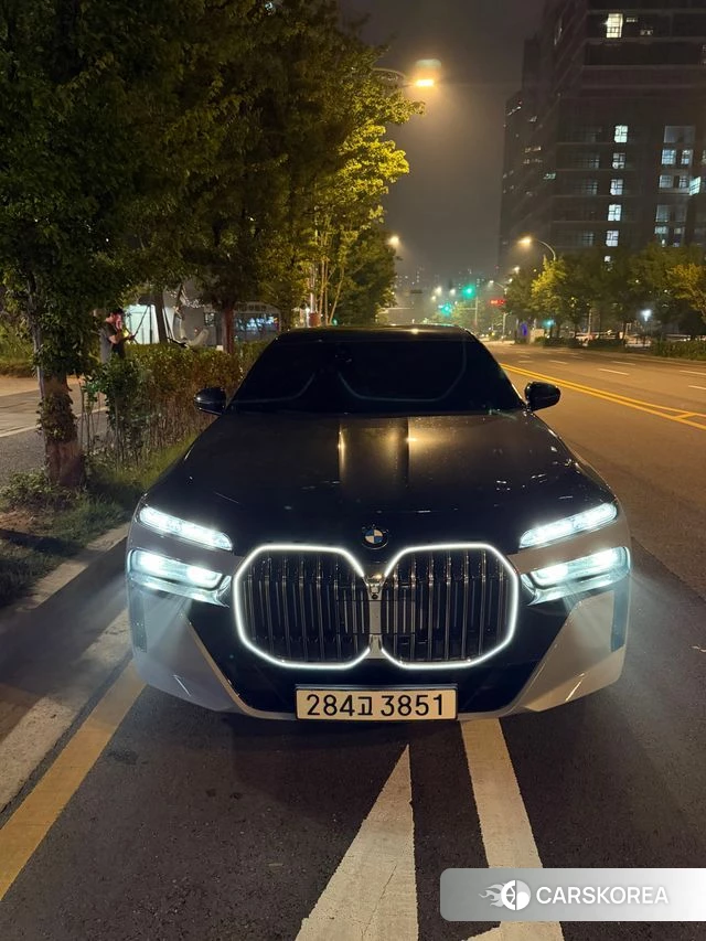 BMW 7 Series (G70) 2023 Синий из Кореи