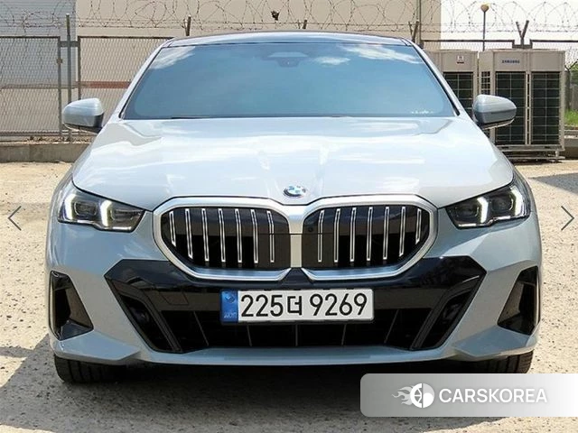 BMW 5 Series (G60) 2025 Серый из Кореи